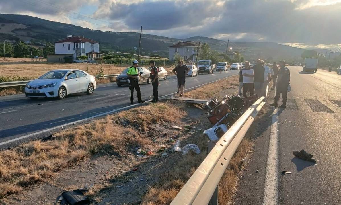 Samsun'da elektrikli bisiklet otomobille çarpıştı! 3 kişi yaralandı