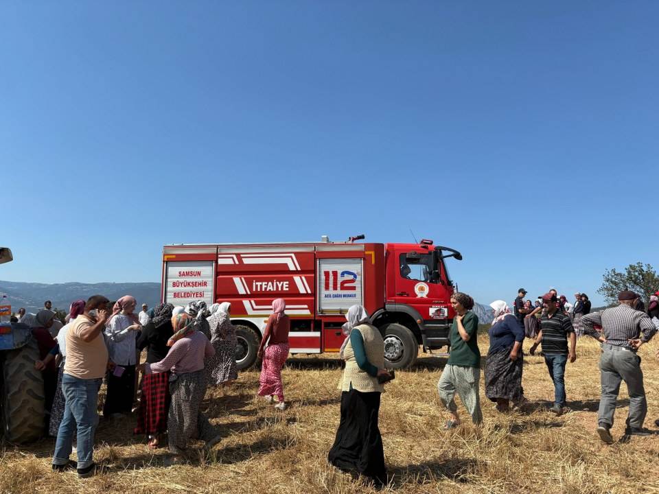 Samsun'da hasat sırasında tarım arazisinde yangın! 150 dönüm ekili alan kül oldu
