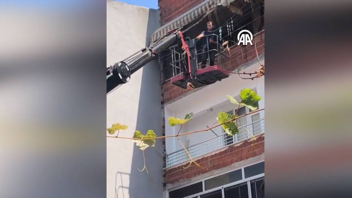 Samsun'da itfaiye erleri ipe dolanan güvercini kurtardı