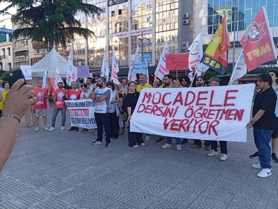 Samsun'da öğretmenler hakları için yürüdü